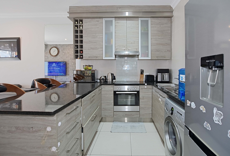 2 Bedroom Property for Sale in Parklands North Western Cape